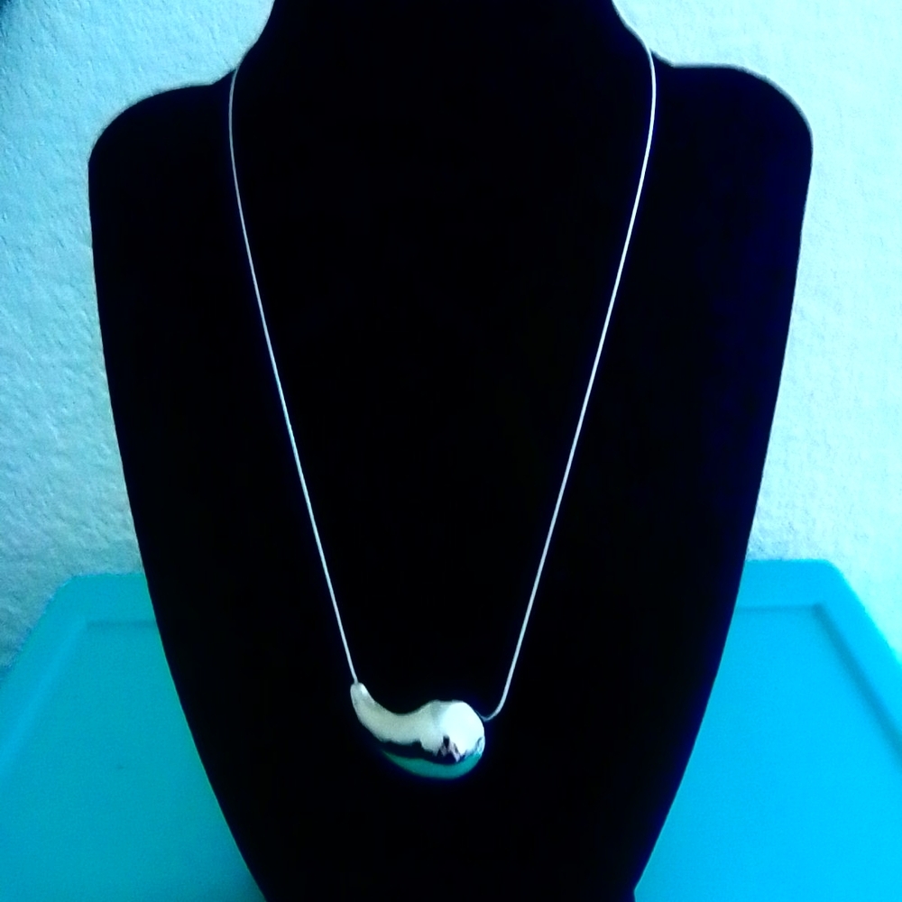 Elegant Silver Pendant Necklace